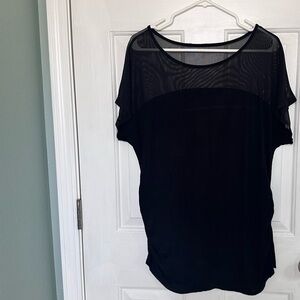 Short sleeve black top
